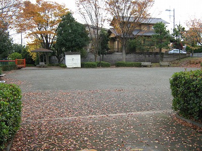 広場と四阿です。