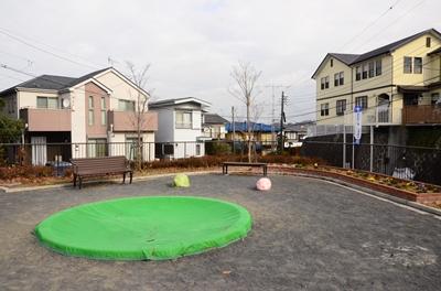 砂場と豚の遊具です。