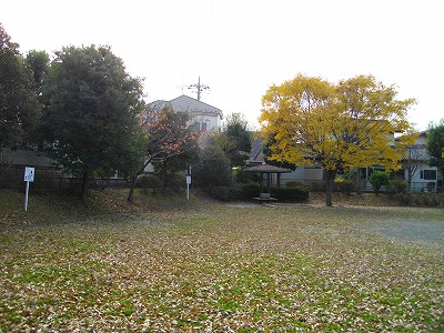 広場と四阿です。