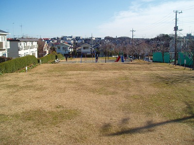 だんだんのある広場です。