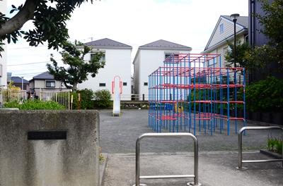 公園の入り口です。