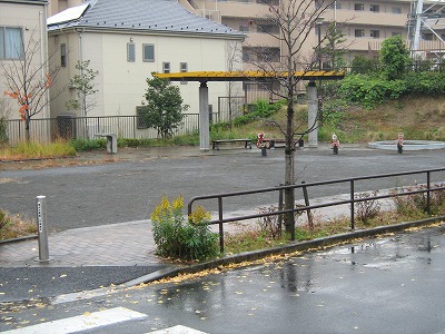 外から見た公園です。