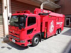 大容量送水車　アングル前方
