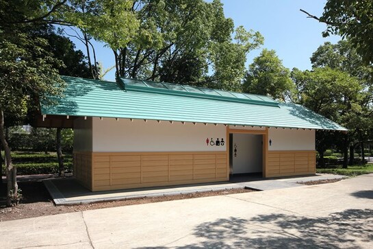 富岡八幡公園トイレ　外観
