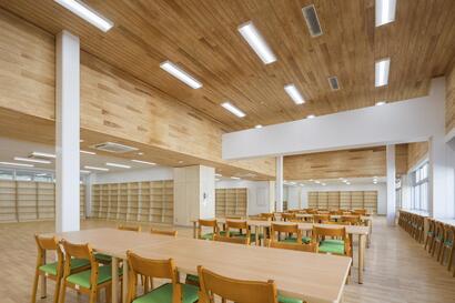 緑園義務教育学校　内観