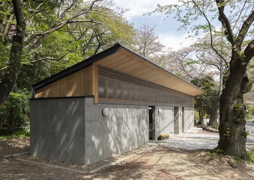 富岡総合公園北台便所　外観