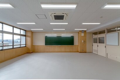 矢向中学校　内観