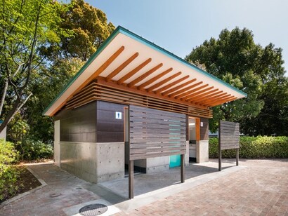 牛久保西公園トイレ　外観