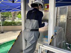 ドアが開かない様子