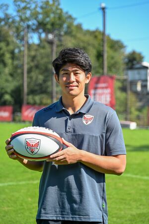 ボールを持つ高木選手