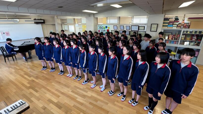 写真：大綱中学校の合唱部
