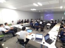 プログラムで学んだことに関する発表の様子