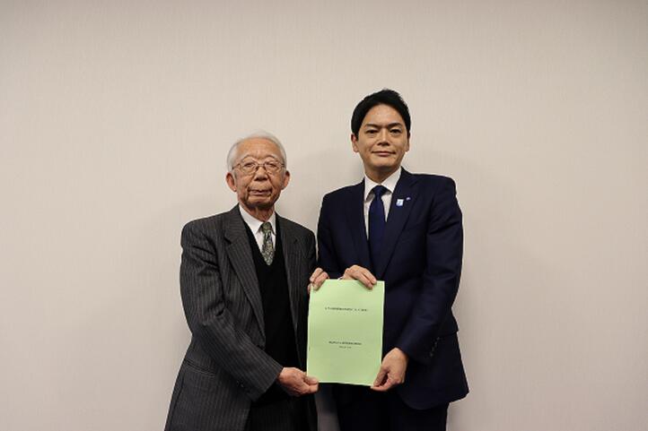 手交式の写真