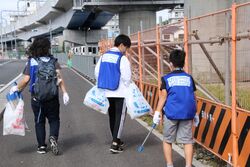 スポーツごみ拾いの様子
