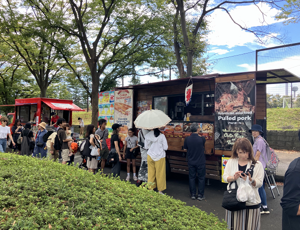 キッチンカーのようす