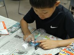 ソーラーカー工作の写真
