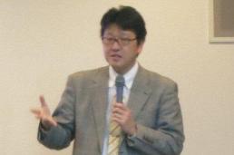 基調講演（講演者写真）
