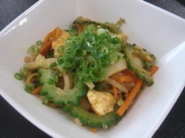 たっぷり野菜のゴーヤチャンプルーの調理例