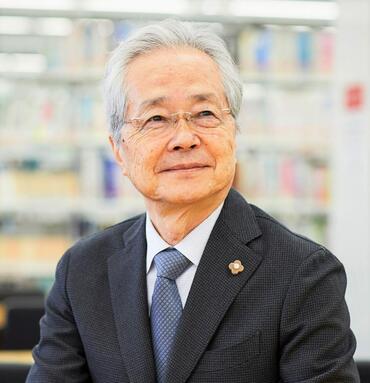 講師