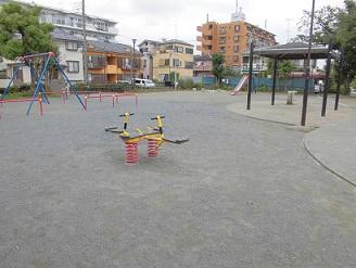 新吉田さんかく公園全景