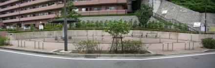 菊名駅前公園の写真2