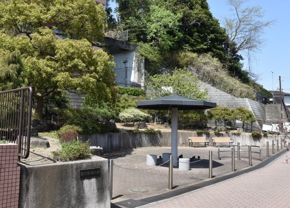 菊名駅前公園全景