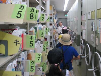 図書館書庫見学(2024年度)