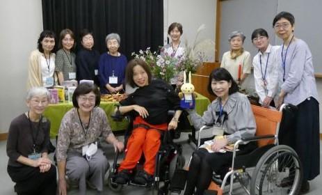 おとなが楽しむおはなし会集合写真