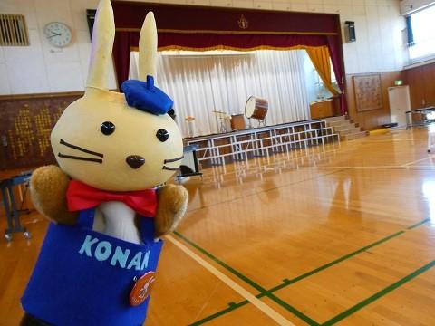 音楽発表会を待つうさぽん