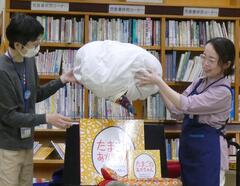 白いたまごの布おもちゃ