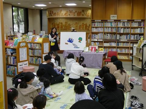 金色ポケットさんによるおはなし会