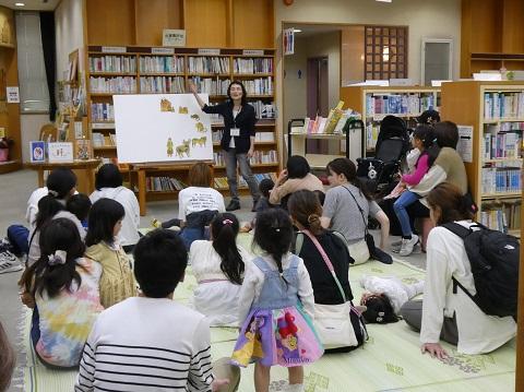 おはなしにこっとさんのおはなし会
