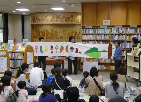 おはなしひろばの会のおはなし会
