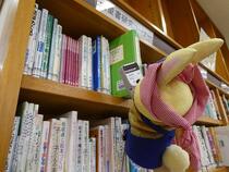 本をスキャンするうさぽん