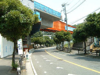 汐見台平戸線との交差部