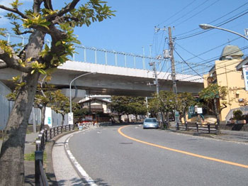 汐見台平戸線との交差部