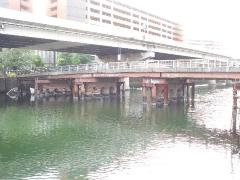 浦島町側から見た旧橋の写真
