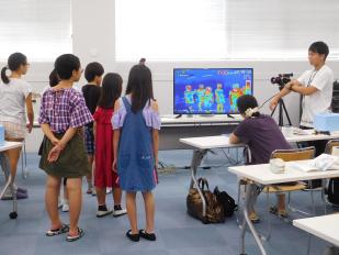 ひんやり実験で大気の秘密を探ろう！の様子