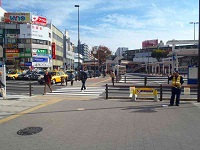 鶴見駅東口バスターミナル