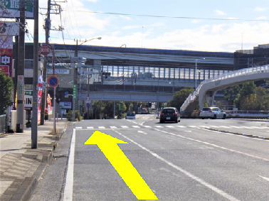 産業道路とのＴ字路