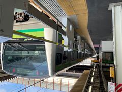 中山駅ホームドア画像