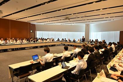横浜脱炭素イノベーション協議会 第1回会議の様子