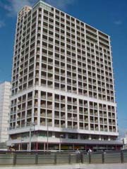市街地再開発ビル全景の写真