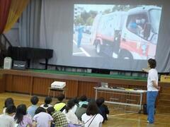 出前教室（小学校）の様子（収集業務の説明）