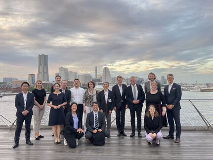 Delegates from Germany Visited Yokohama Port