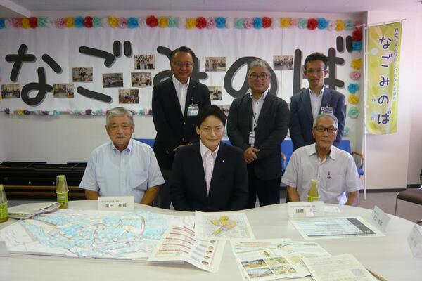 写真：「なごみのば」での記念写真（小サイズ）