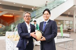 「夕張観光物産展」を視察しました