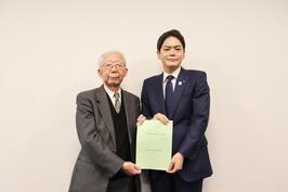 横浜市⼭下ふ頭再開発検討委員会から答申を受領しました