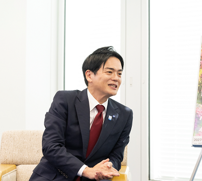 対談中の市長の様子