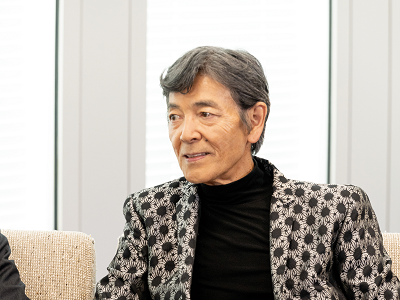 対談中の柴田さんの様子